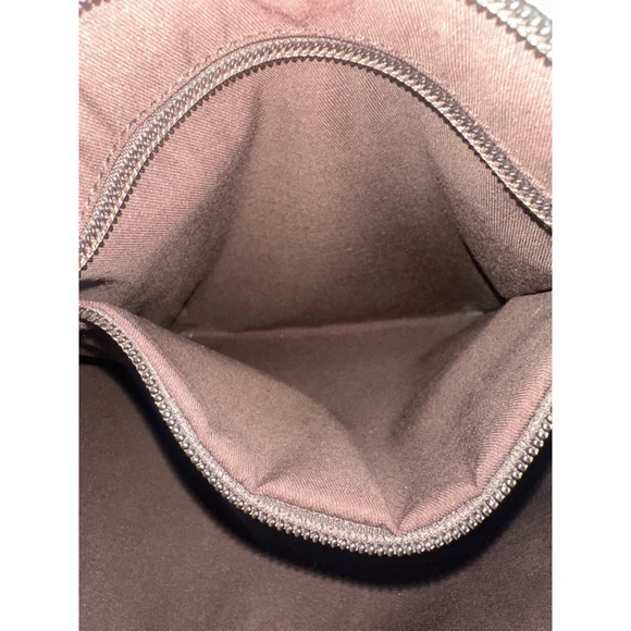 Gucci GG Monogram Messenger Bag Brown/Tan One Size - Picture 14 of 14